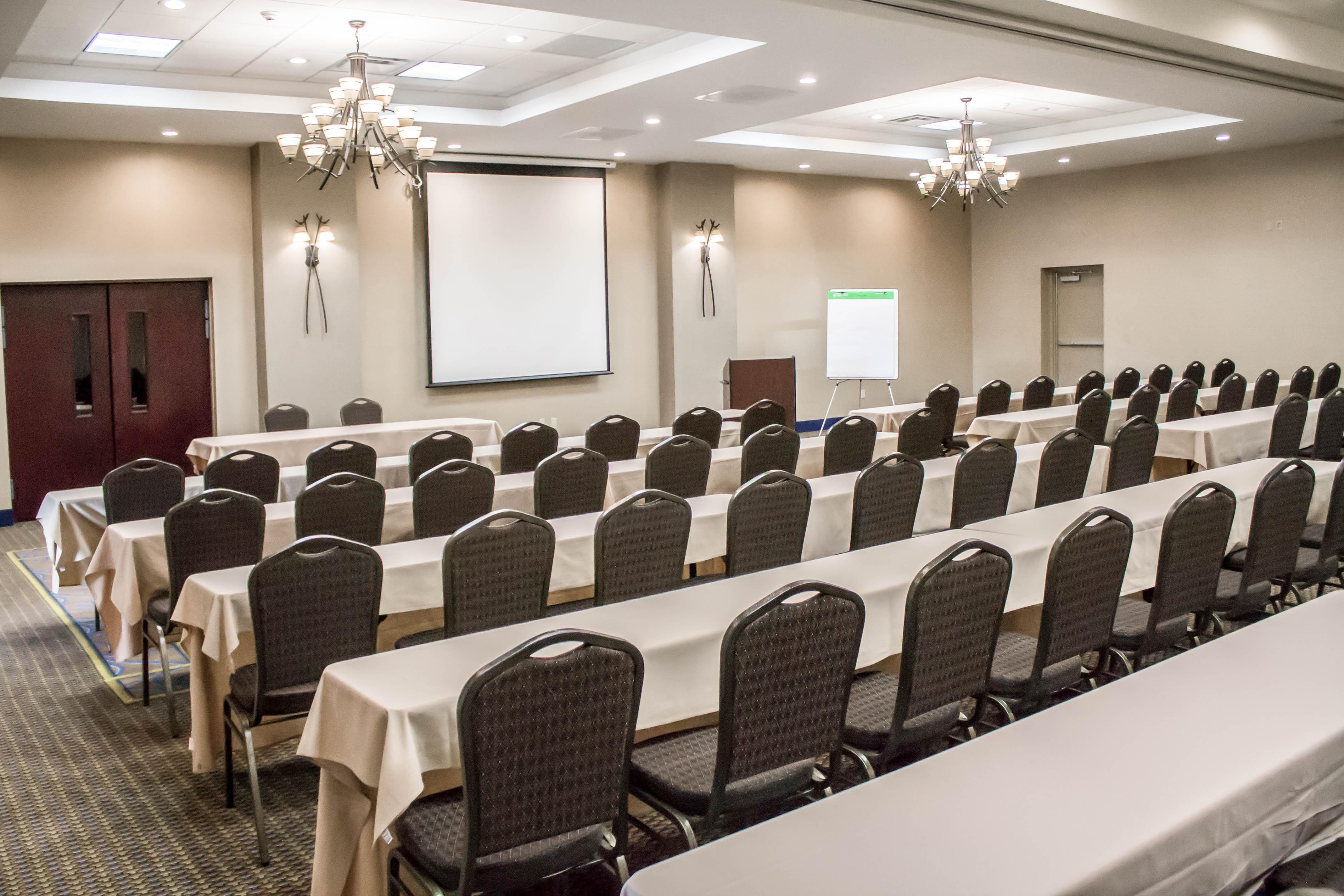 Holiday Inn Express & Suites - Albany Airport - Wolf Road By Ihg Exterior foto